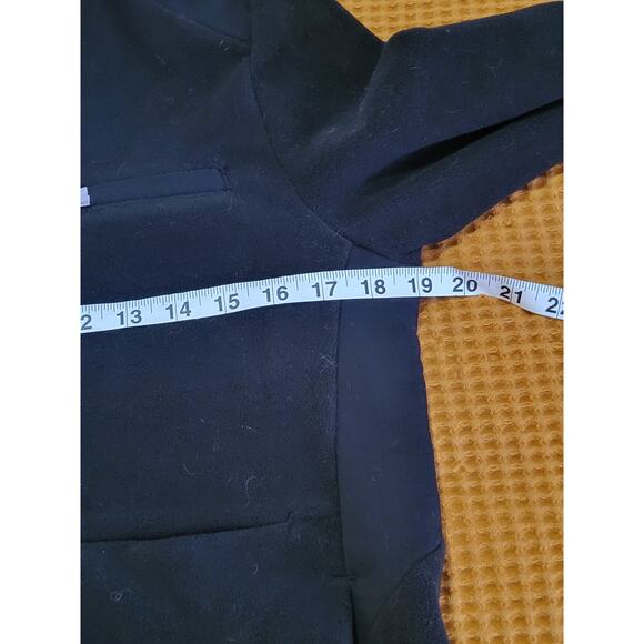 Figs Primaloft Black Fleece Zip Scrub Jacket GUC Medium Healthcare Nurse Doctor - Picture 3 of 5